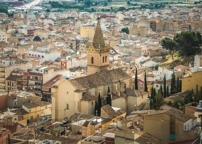 MODERNISMO Y JOYAS DE YECLA: IGLESIA DEL NIO JESS, TEATRO CONCHA SEGURA Y ERMITA DE SAN ROQUE