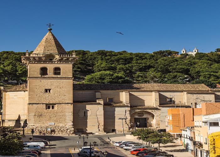 TRAS LAS HUELLAS DE ISABEL: LA IGLESIA VIEJA