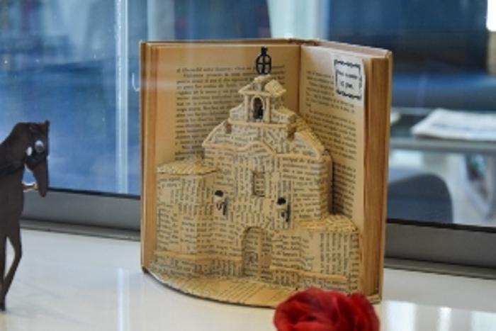 EXPOSICIÓN -UN MUNDO DE PAPEL- EXPOSICIÓN -UN MUNDO DE PAPEL-