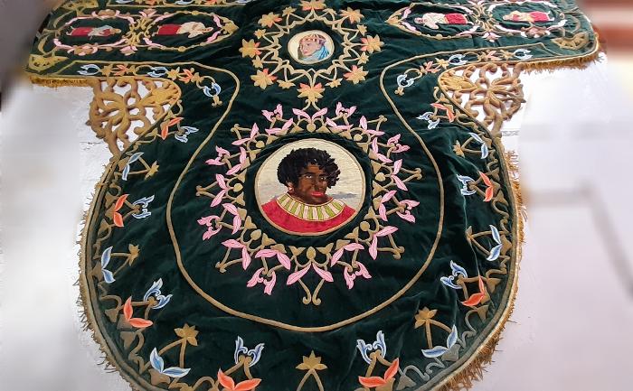 EXPOSICIN EXTRAORDINARIA BORDADOS DEL SIGLO XX