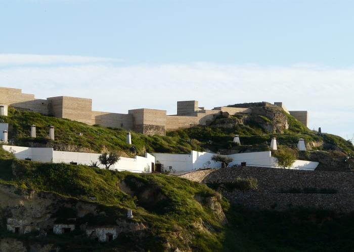 VISITAS GUIADAS A LAS CASAS CUEVA Y CASTILLO DE NOGALTE