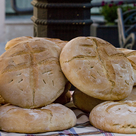 Bread in the Caravaca de la Cruz medieval market Bread in the Caravaca de la Cruz medieval market