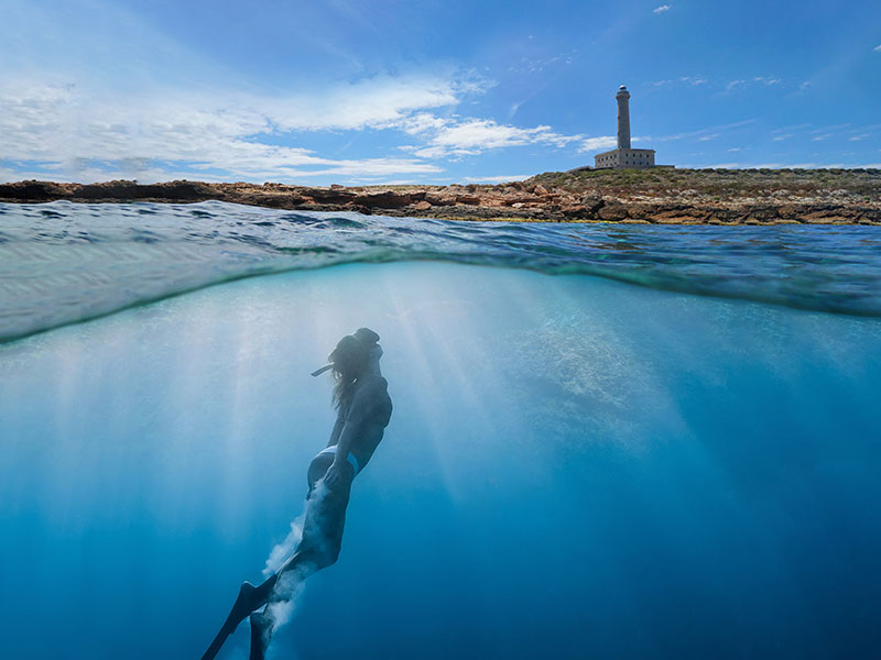 Admira el azul infinito: la magia del turismo costero Admira el azul infinito: la magia del turismo costero