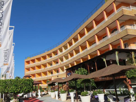 HOTEL LA CUMBRE (PUERTO DE MAZARRN)