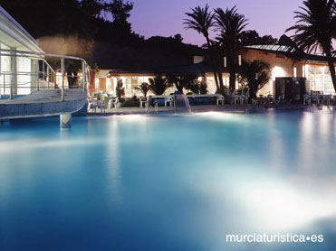 PISCINA TERMALIUM NOCHE