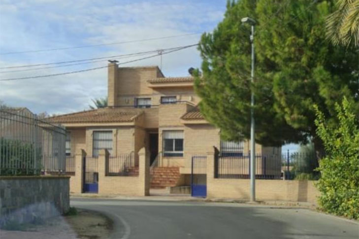 CASA SALVADORA LUMINOSA