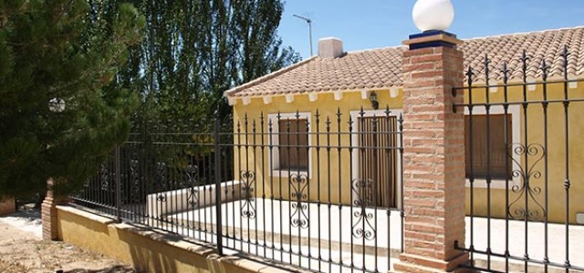 CORTIJO VILLA ROSA. CASA LA PARRA