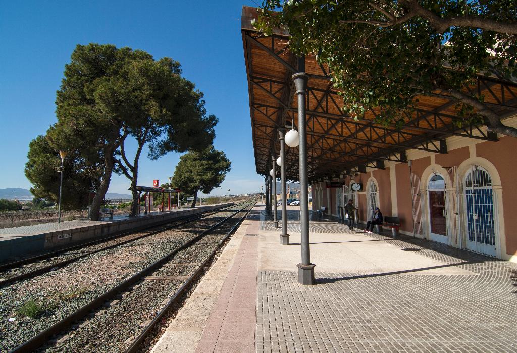 TOTANA TRAIN STATION