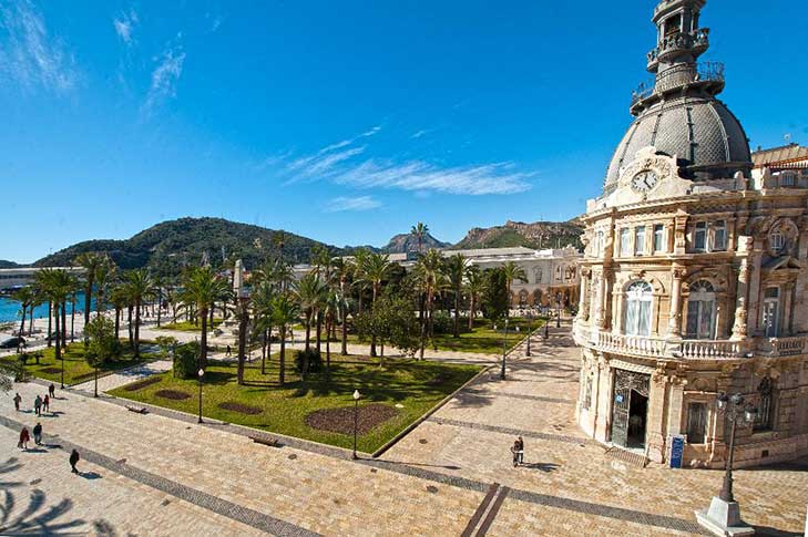 PLAZA DE LOS HROES DE CAVITE Y CUBA