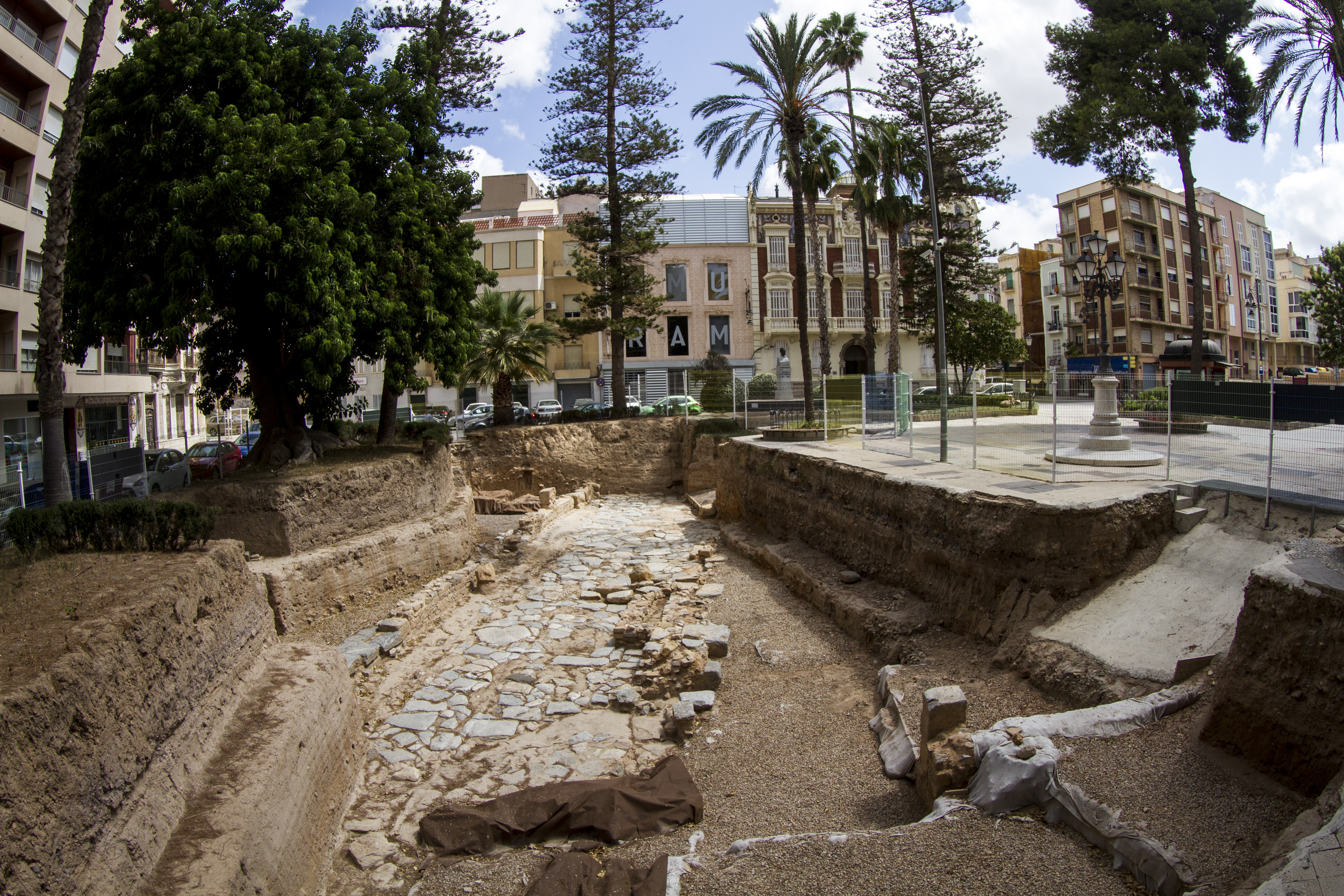 LA MERCED SQUARE