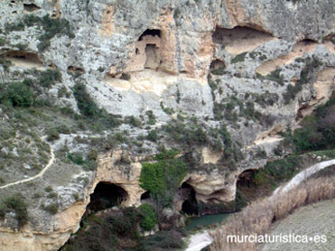 ESTRECHO DE LAS CUEVAS DE LA ENCARNACIN