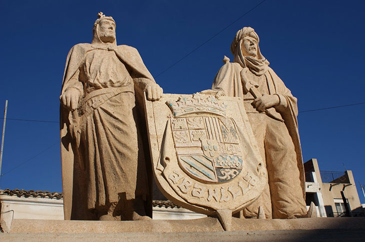 MONUMENTO AL MORO Y AL CRISTIANO