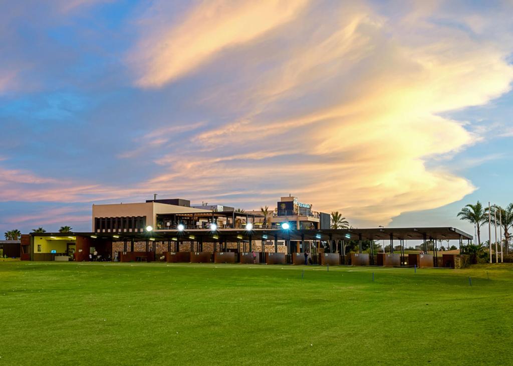 RODA: HACIENDA, ERMITA Y CAMPO DE GOLF