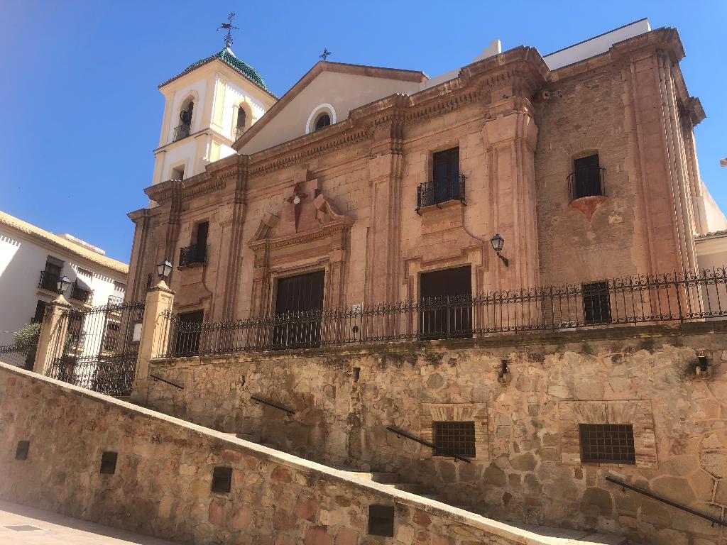 IGLESIA DE SANTIAGO