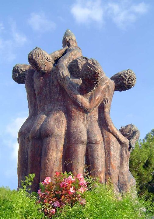 MONUMENTO AL DONANTE DE SANGRE