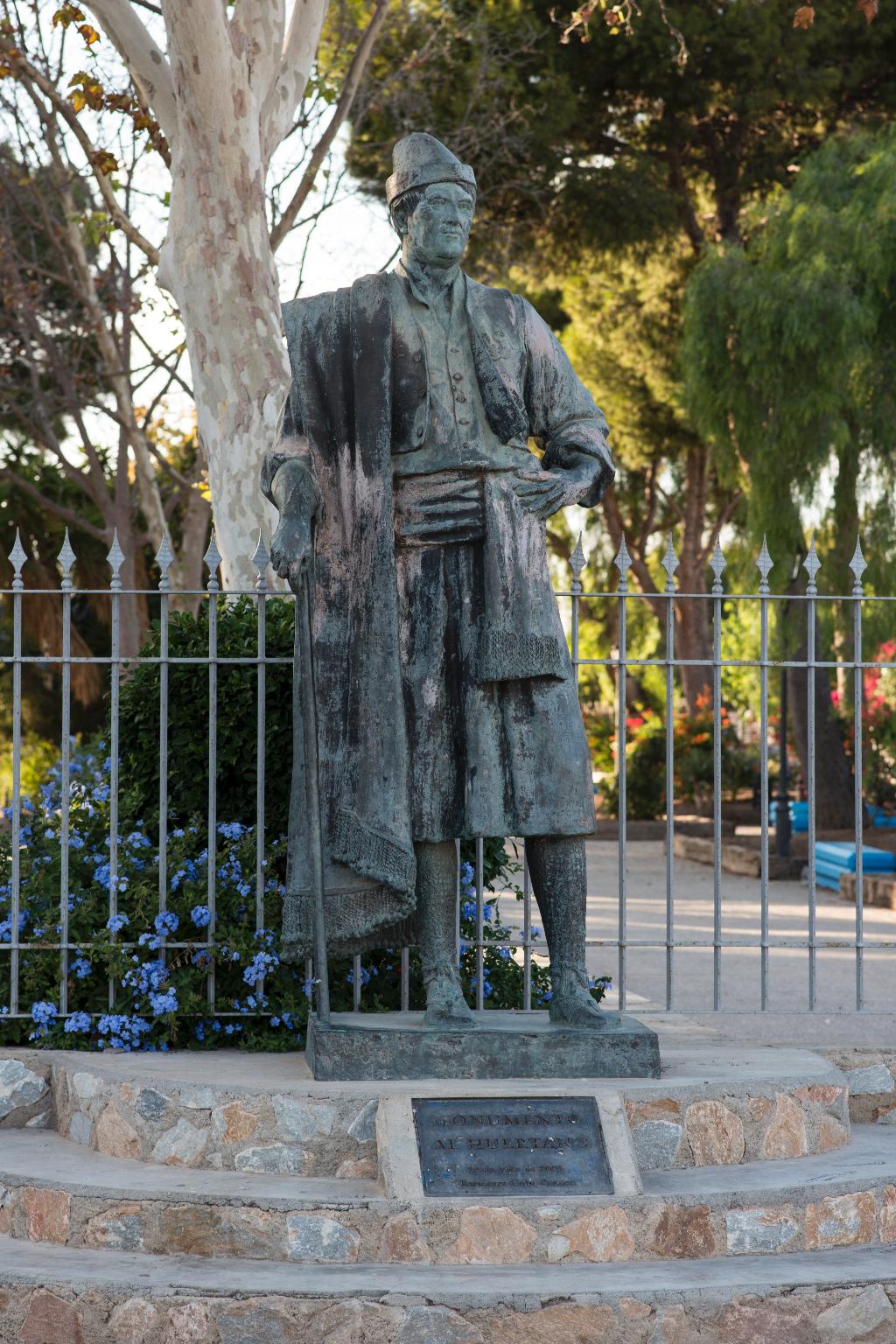 MONUMENTO AL HUERTANO