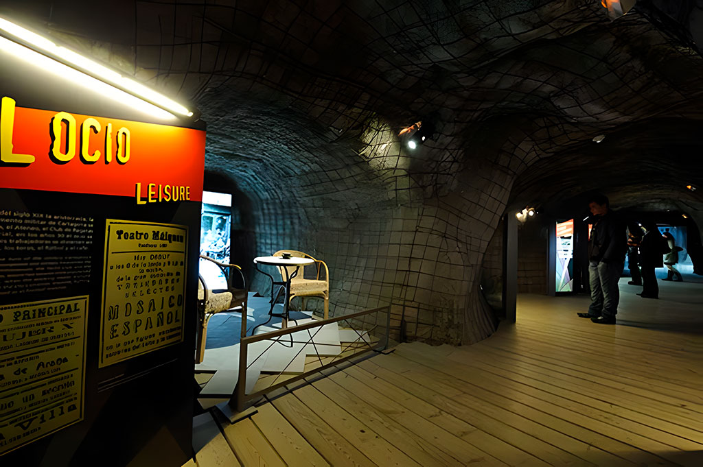 MUSEUM - CIVIL WAR REFUGE - PANORAMIC LIFT