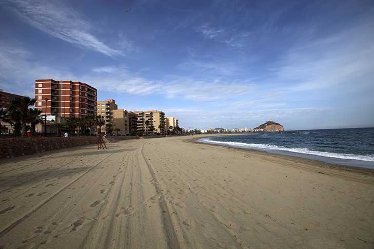 PLAYA DE PONIENTE