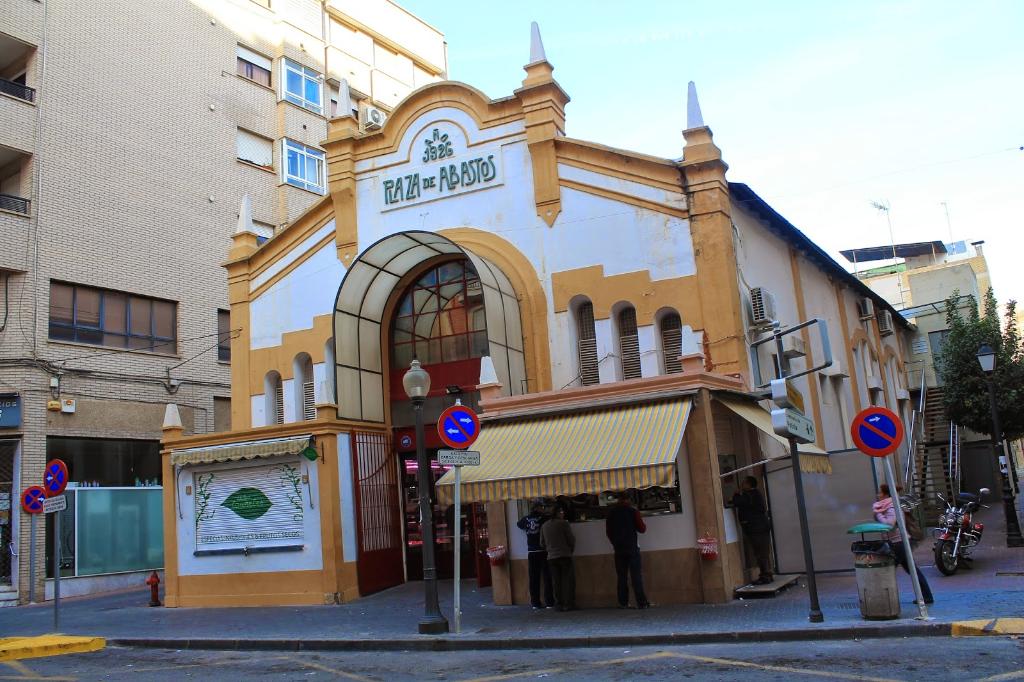 PLAZA DE ABASTOS DE SAN PEDRO ALCANTARILLA