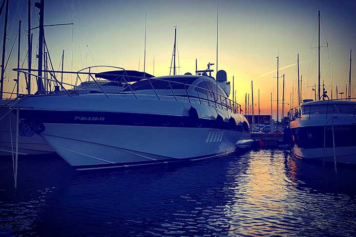 PUERTO DEPORTIVO MARINA DE LAS SALINAS