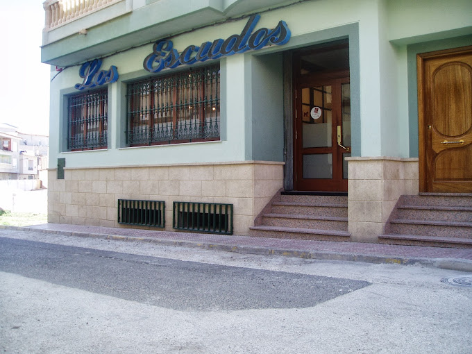 RESTAURANTE LOS ESCUDOS