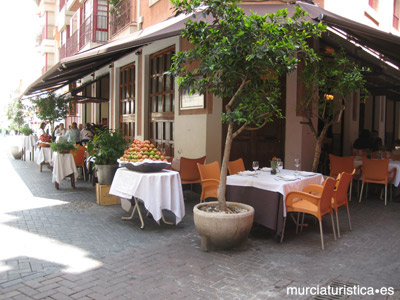 TABERNA TIPICA LA PEQUEA