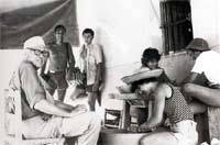 Lavando cerámica. Cigarralejo Agosto de 1983