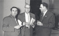 VII C.N.A. Sevilla 1963. Emeterio Cuadrado con Enrique Pla y el profesor Maluquer de Motes